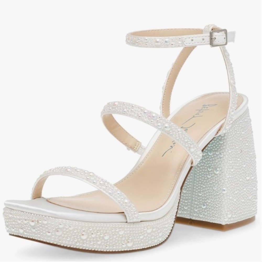Betsey Johnson Women's Denni Heeled Sandal
